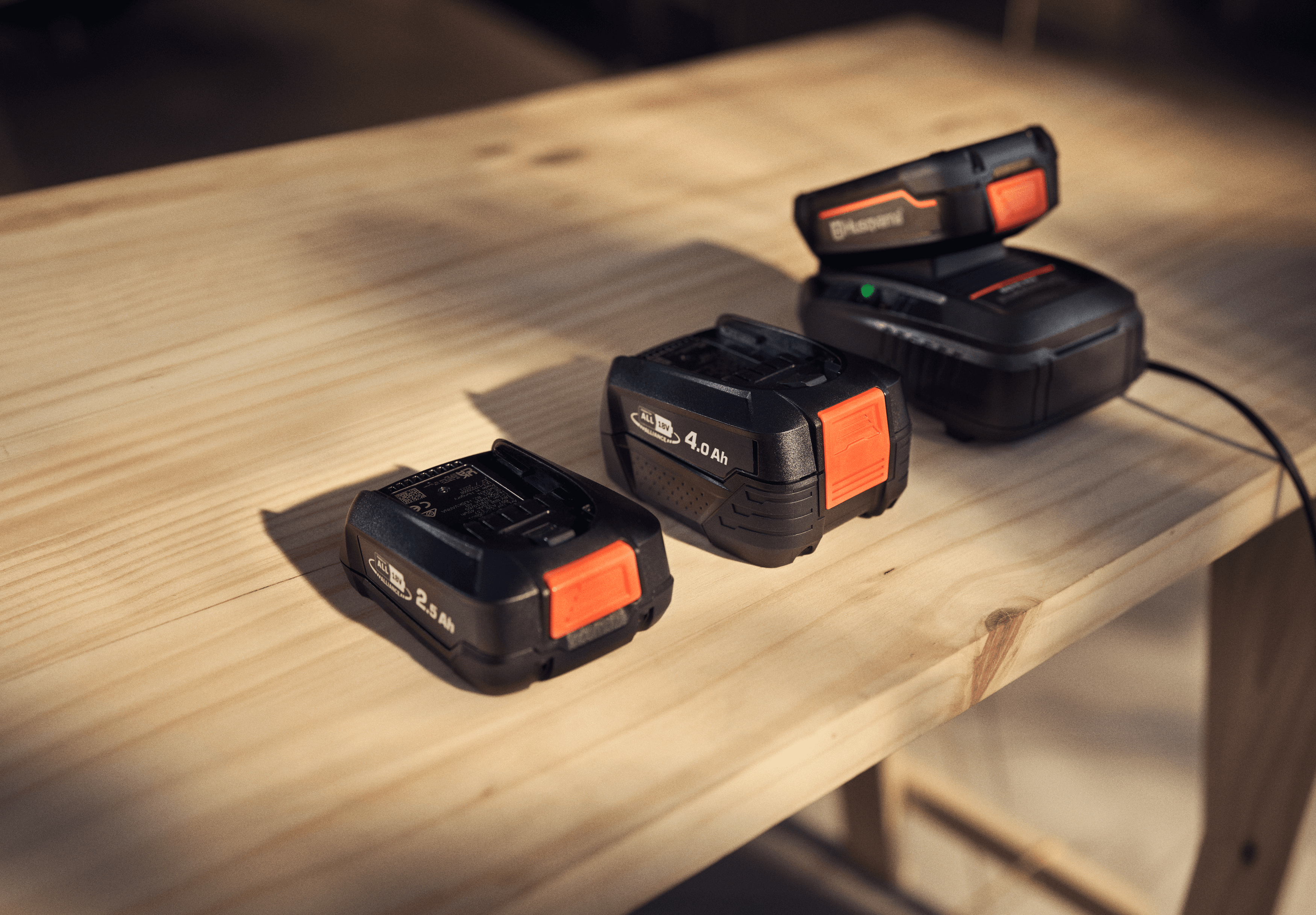 Aspire™ 18V C70 2.5Ah Battery Charger image 1